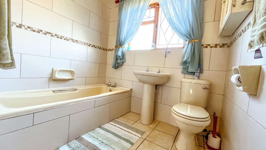 3 Bedroom Property for Sale in Hartenbos Central Western Cape